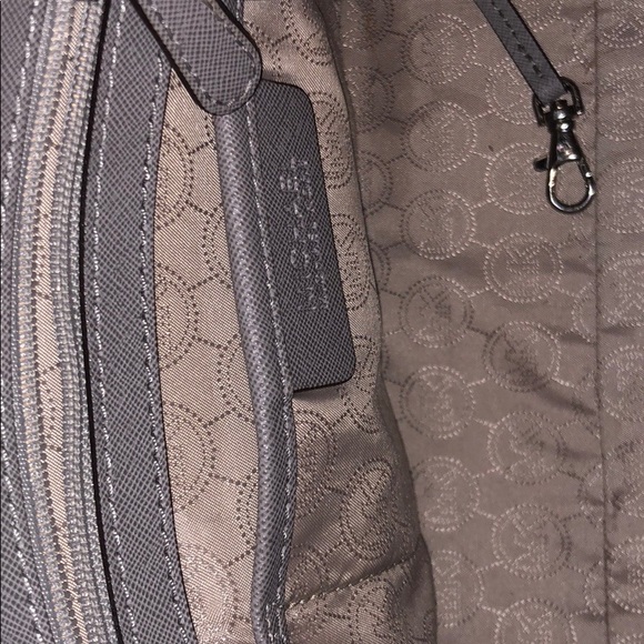 Michael Kors Handbag - Picture 7 of 8